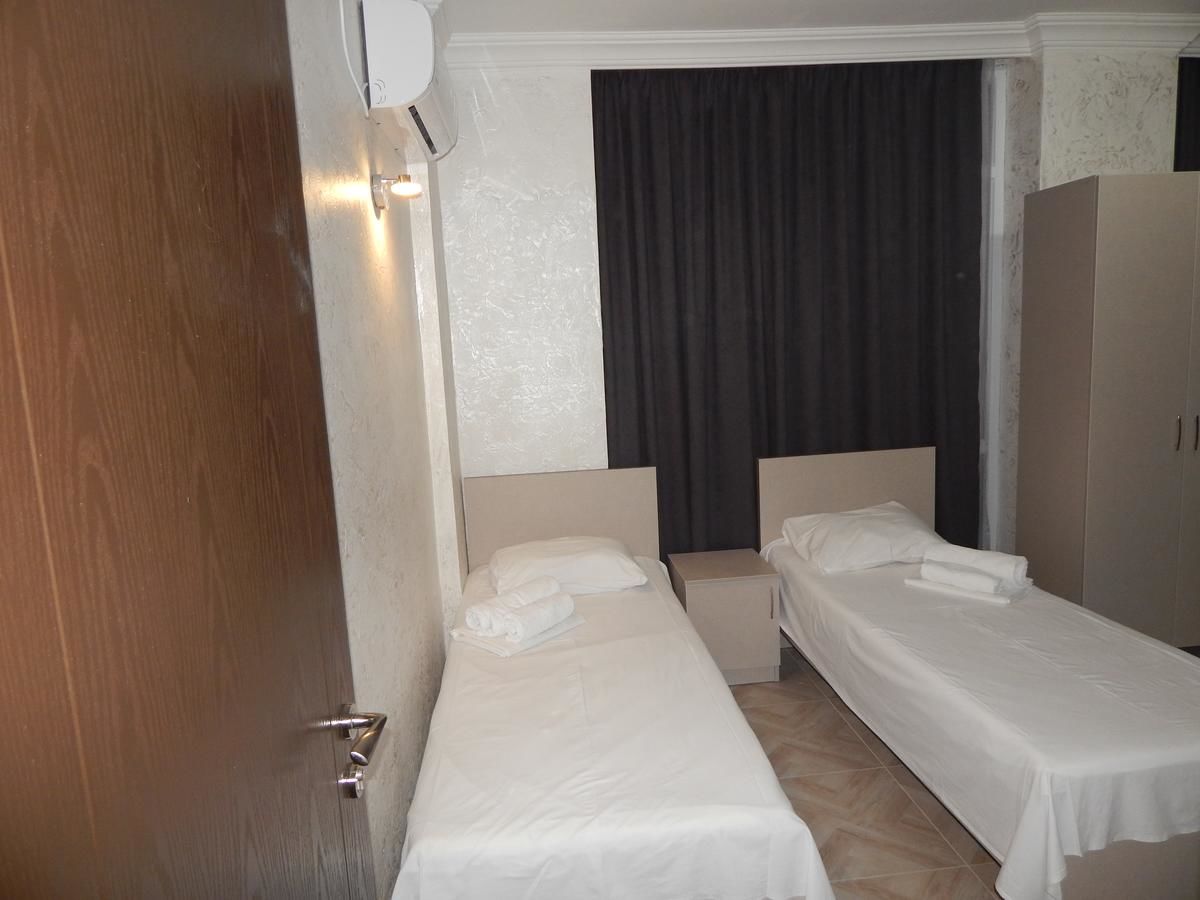 Отель Hotel Batumi Inn Батуми-46